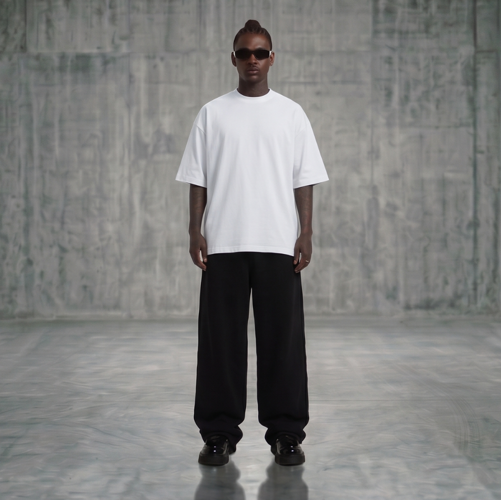 T-Shirt / White / Oversized
