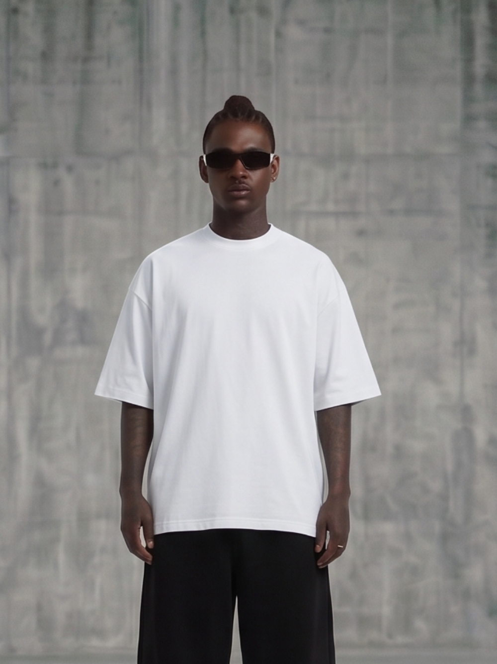 T-Shirt / White / Oversized